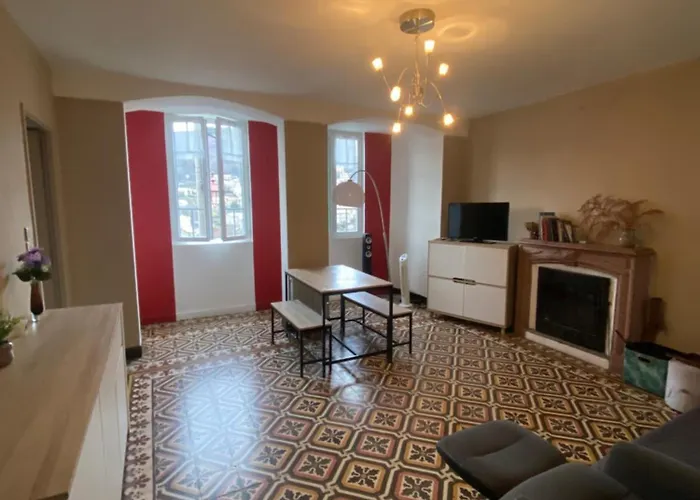 Entre Montagne Et Appartement