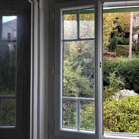 Entre Montagne Et Lägenhet Bastelica